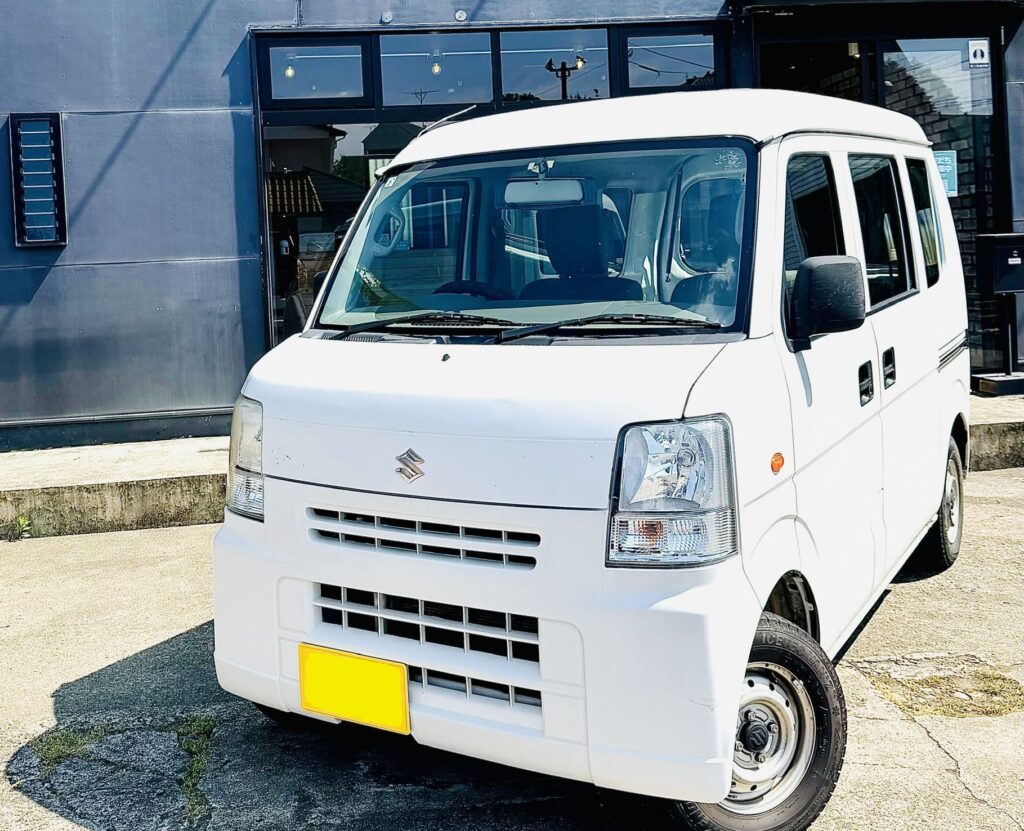 カルノリレンタカー茨城空港店のレンタカー、Dクラスのスズキエブリィ(箱バン)