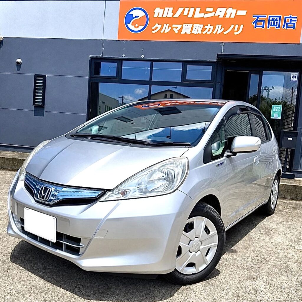 カルノリレンタカー茨城石岡店のレンタカー、Eクラスのホンダフィット