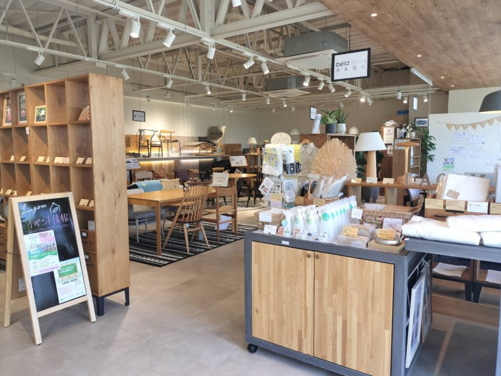 カルノリレンタカー岐阜富加店の店舗内観